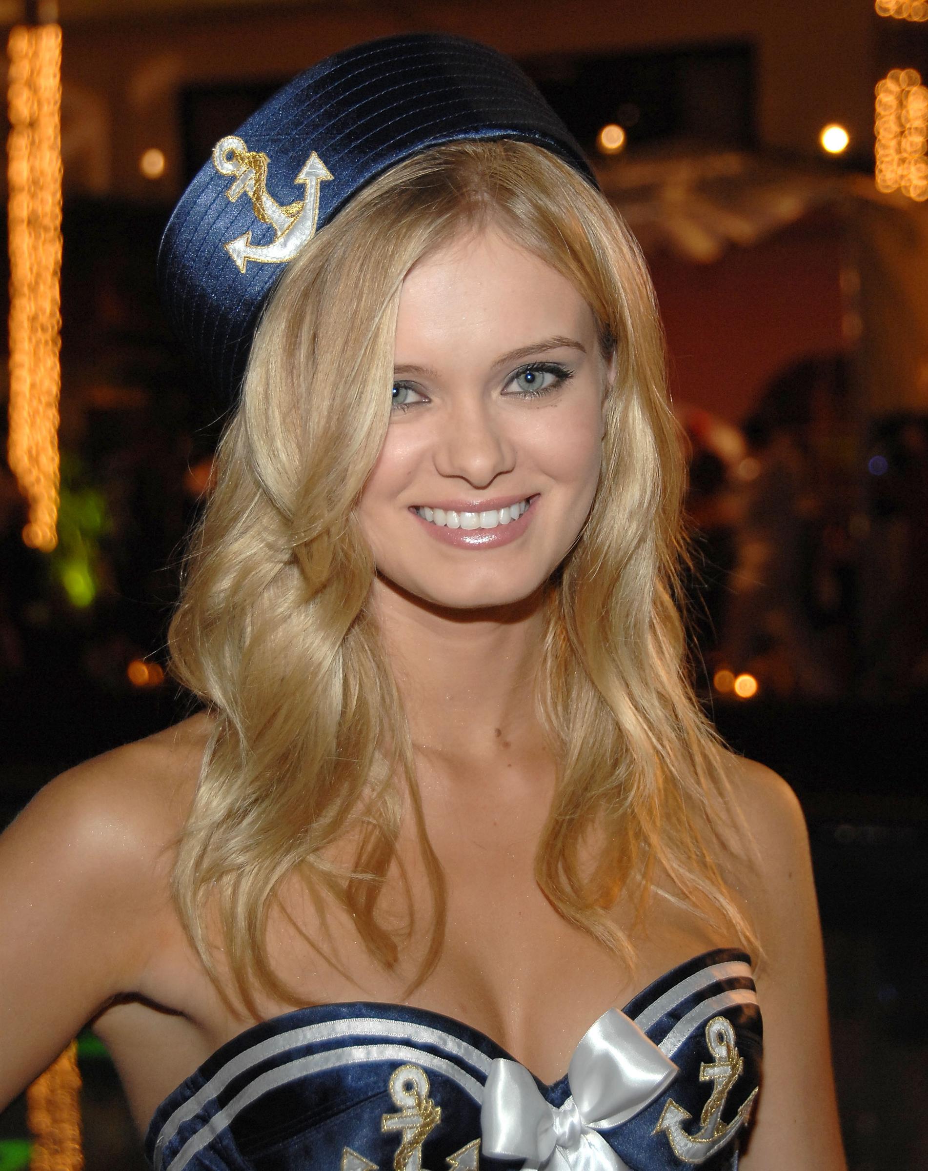 pictures-of-sara-paxton