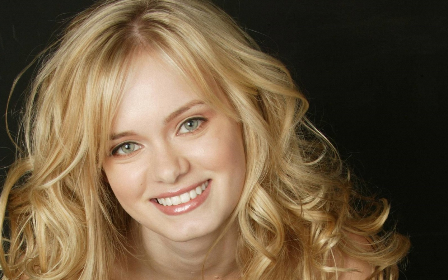 sara-paxton-gossip