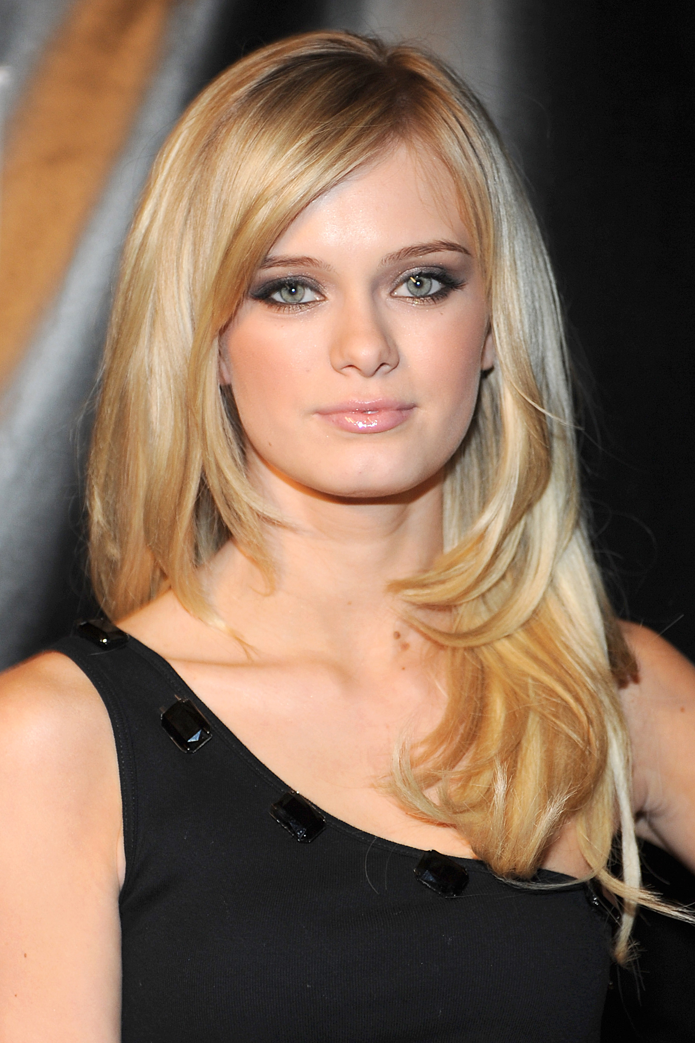 sara-paxton-pictures