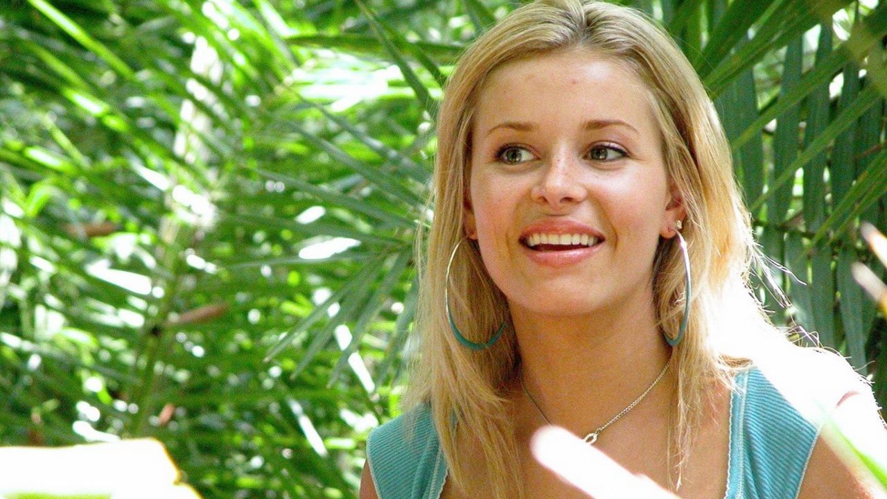 sarah-laine-hd-wallpaper