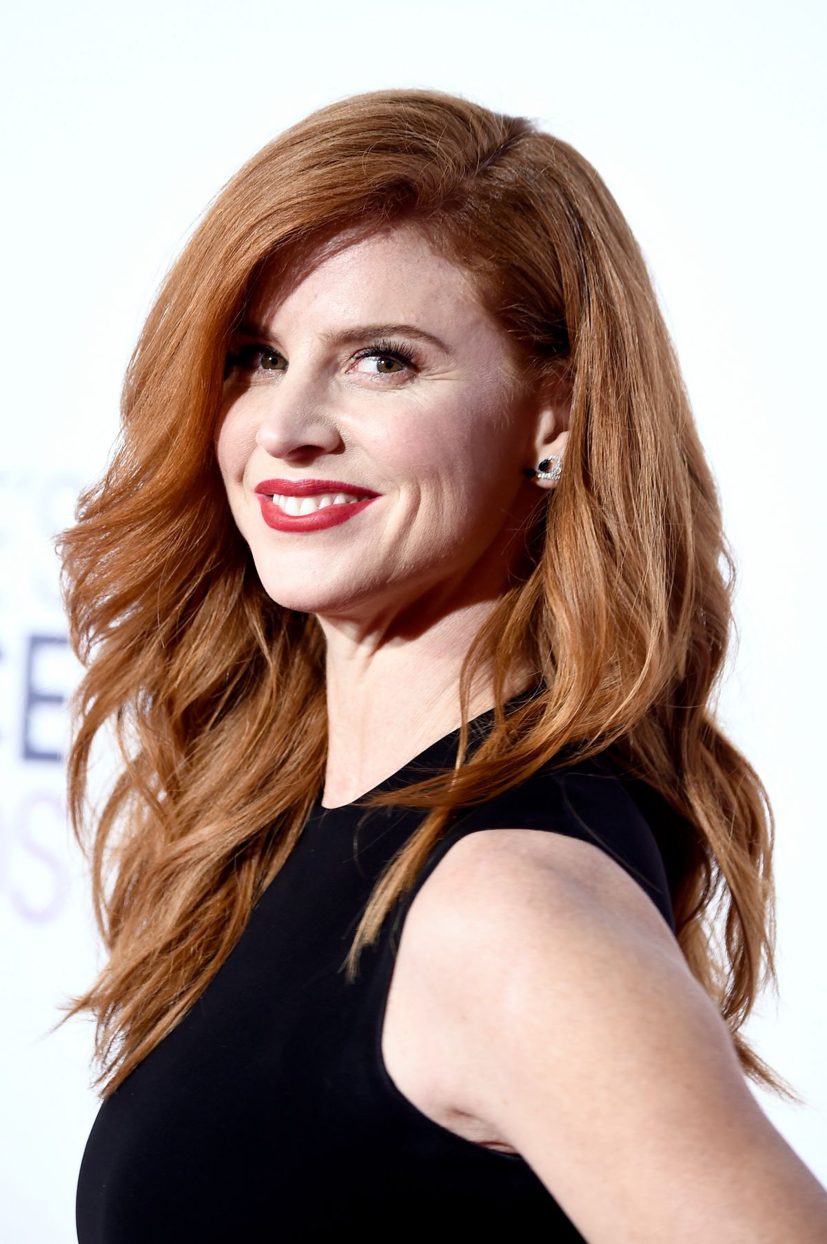 sarah-rafferty-net-worth