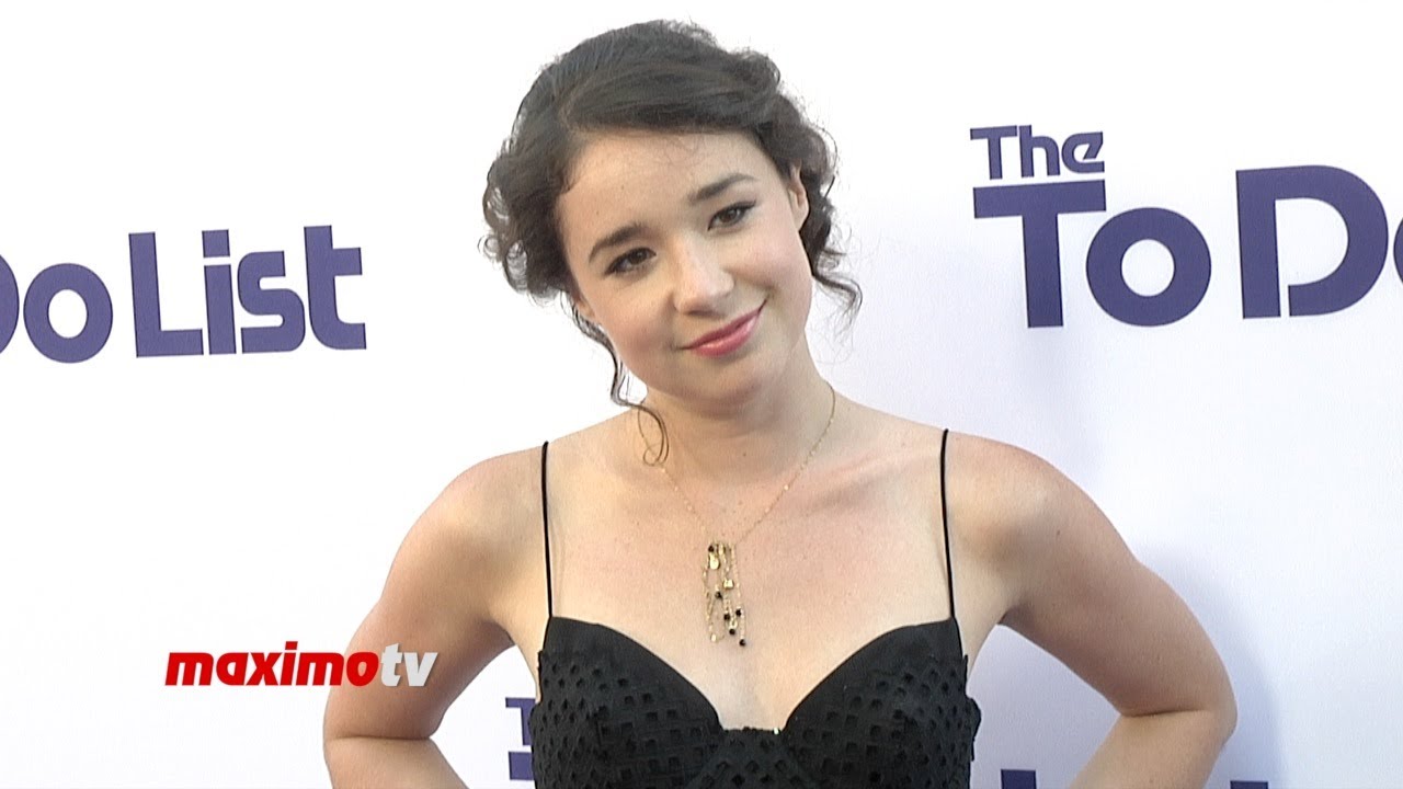 best-pictures-of-sarah-steele