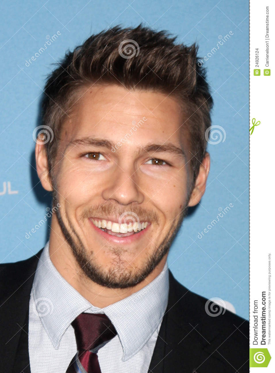 best-pictures-of-scott-clifton