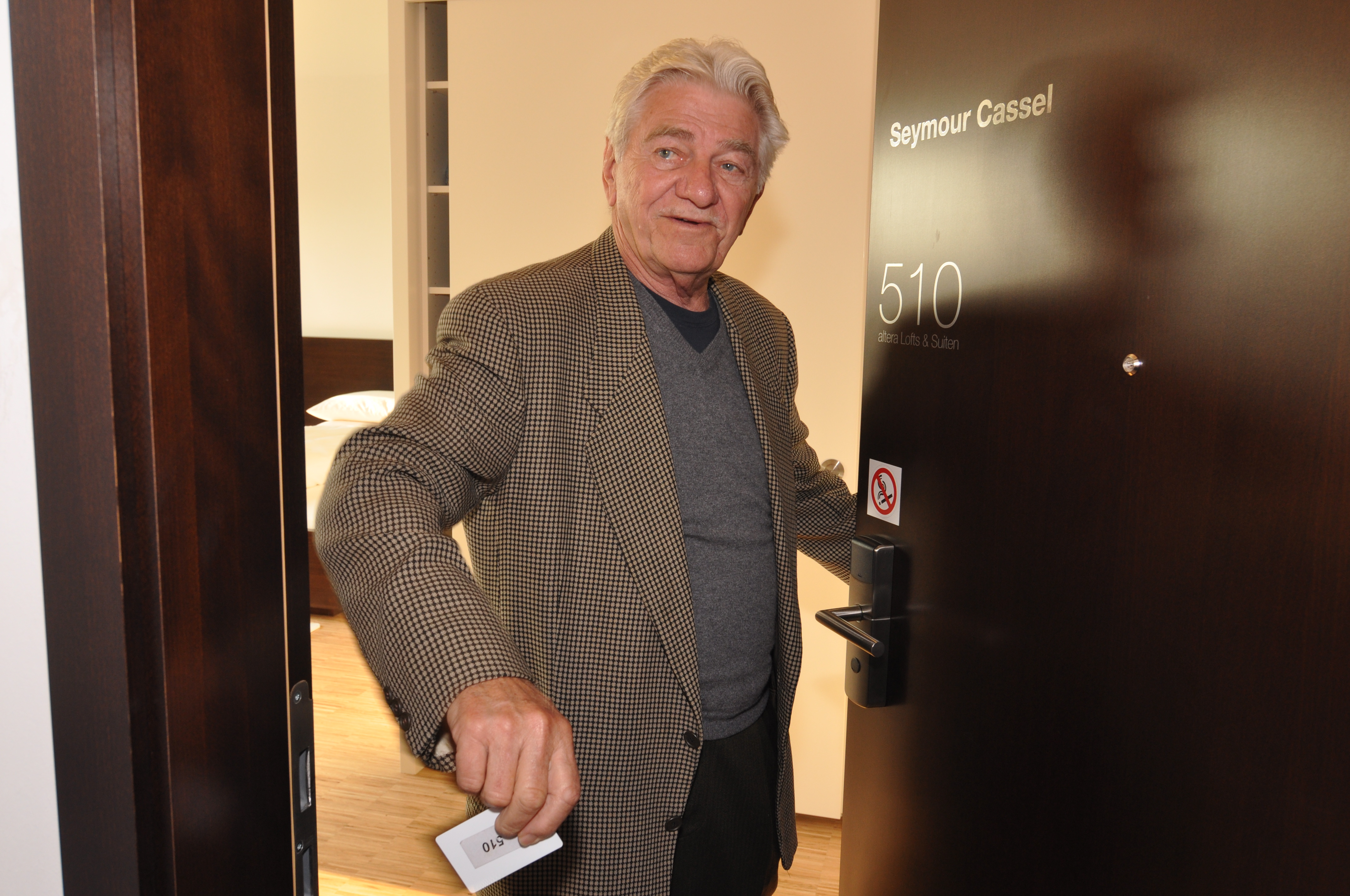 seymour-cassel-scandal