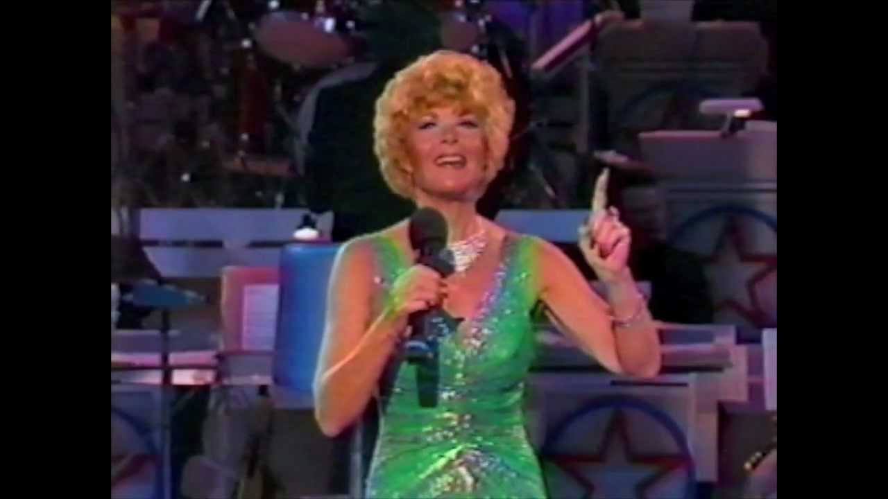 shani-wallis-photos