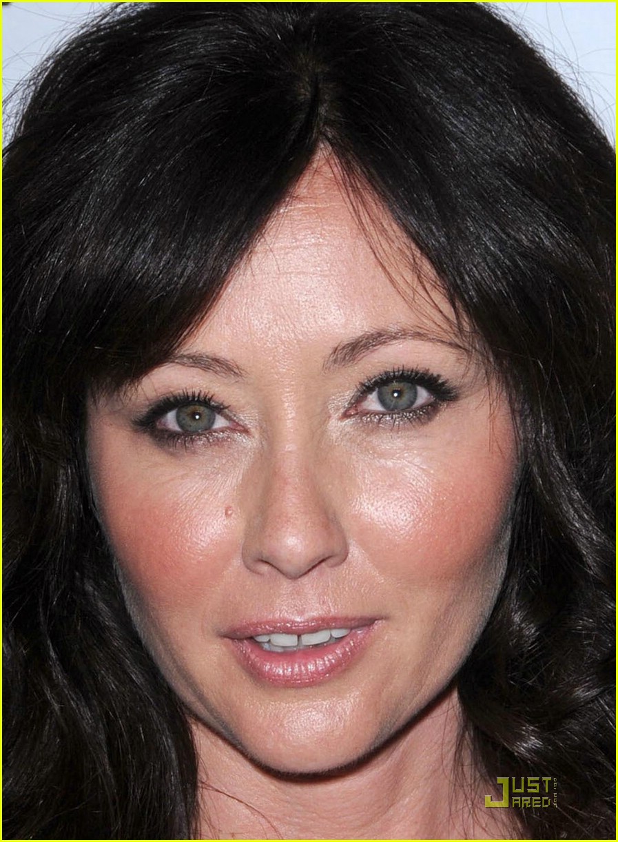 shannen-doherty-summertime