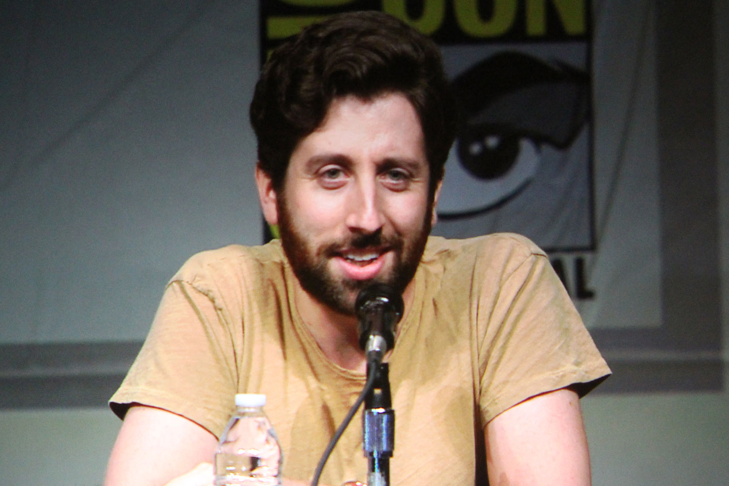 best-pictures-of-simon-helberg