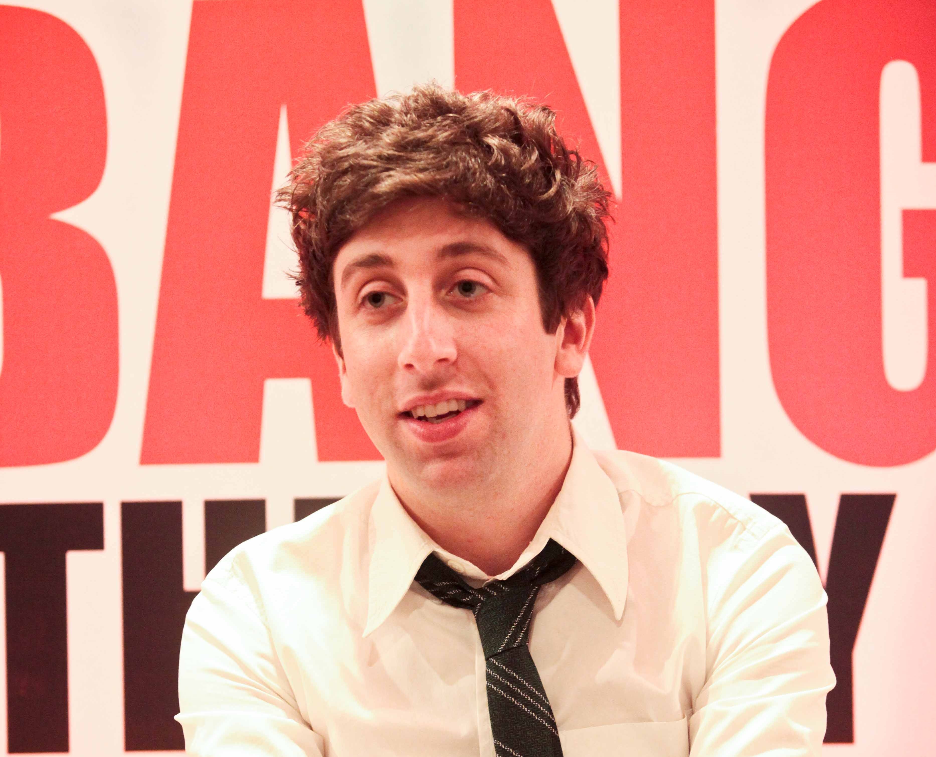 simon-helberg-2016