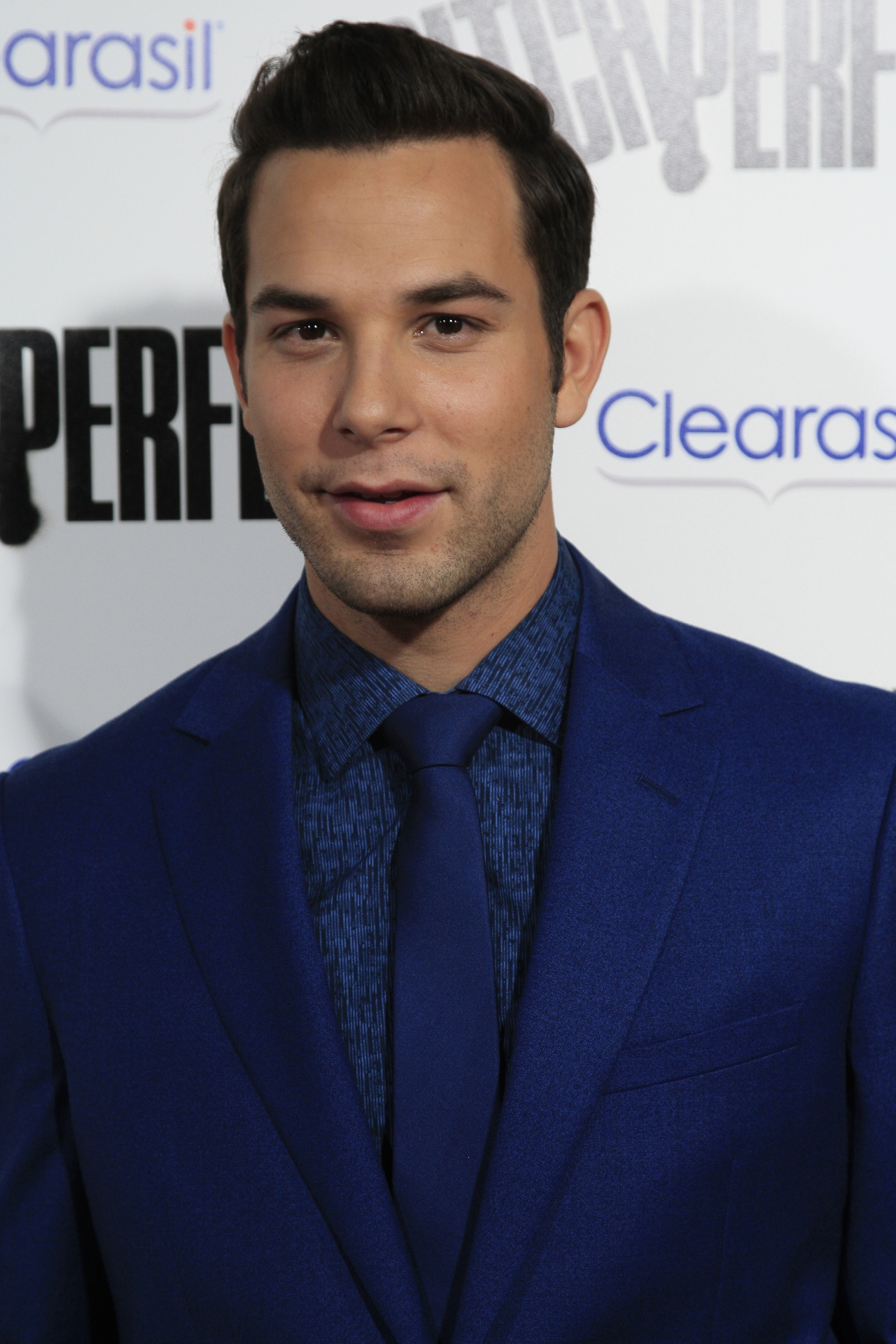 skylar-astin-images