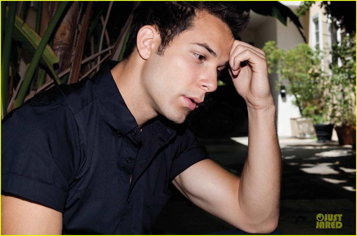 skylar-astin-wallpapers