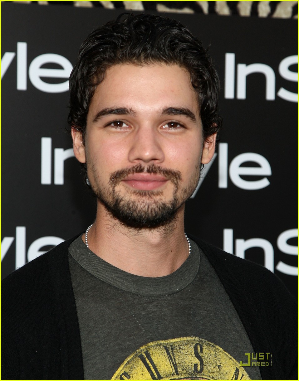 steven-strait-2015