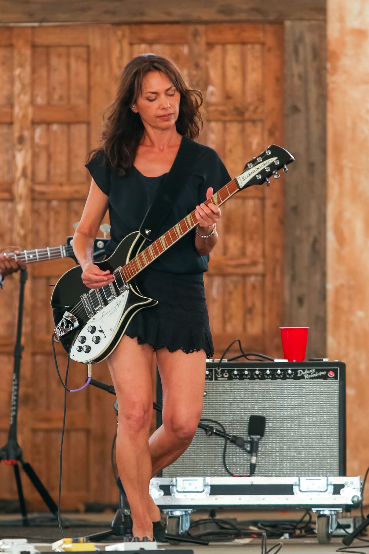 susanna-hoffs-2016