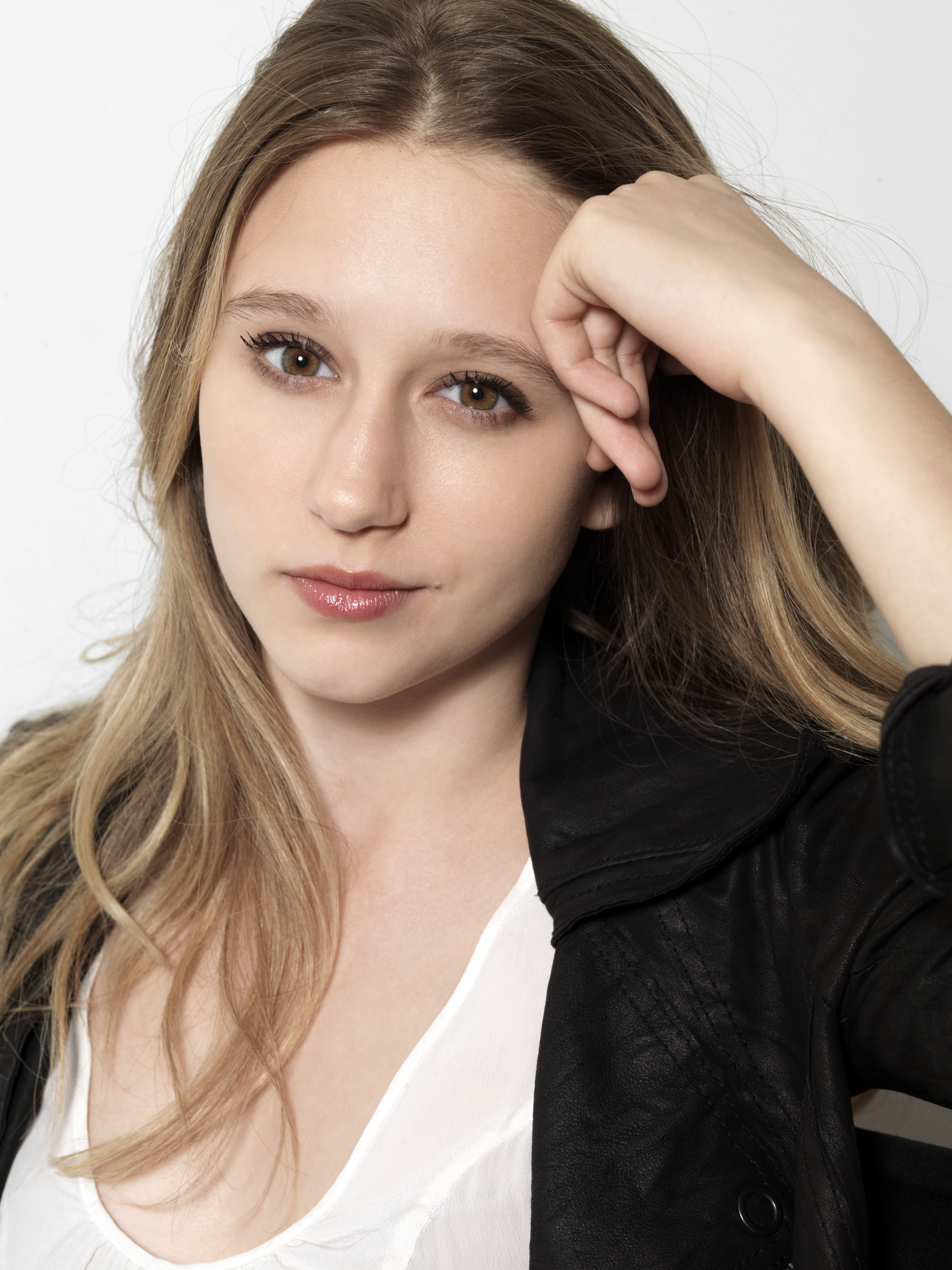 taissa-farmiga-pictures