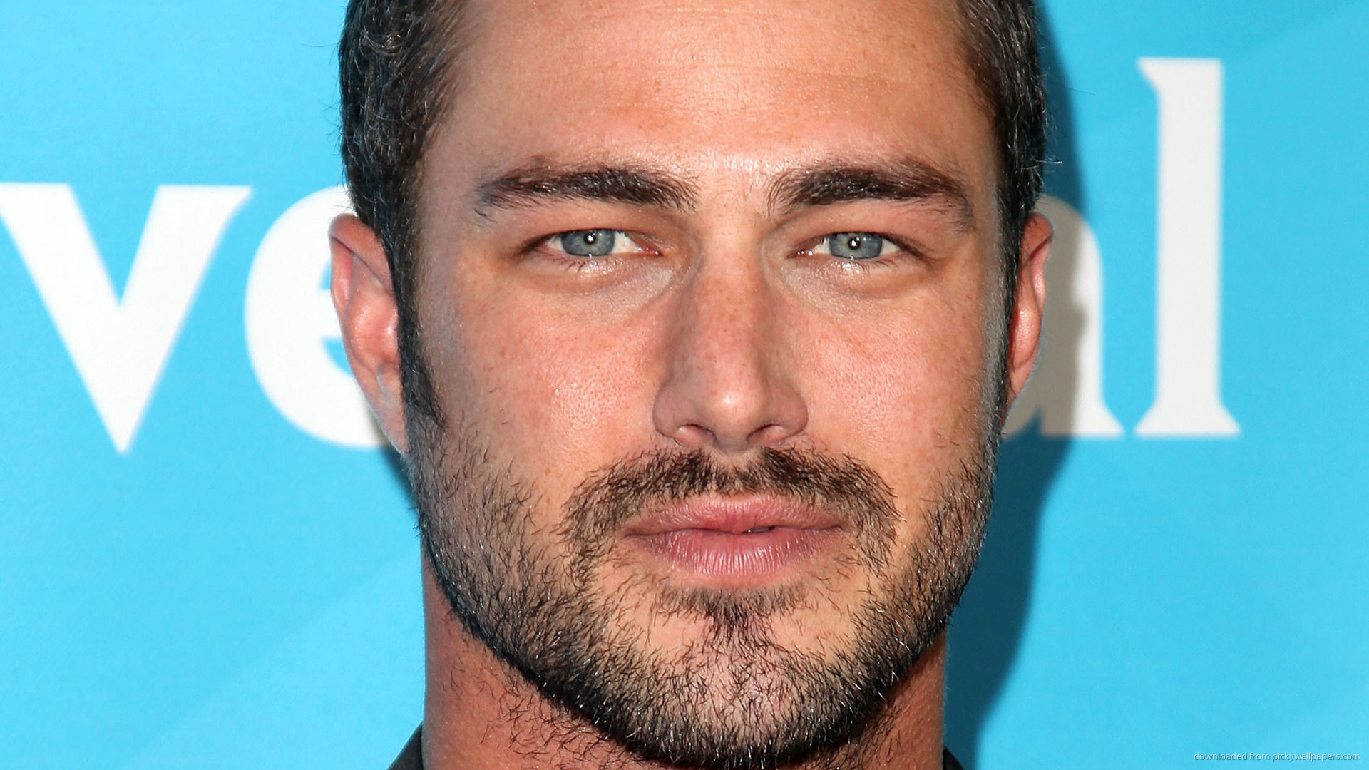 best-pictures-of-taylor-kinney