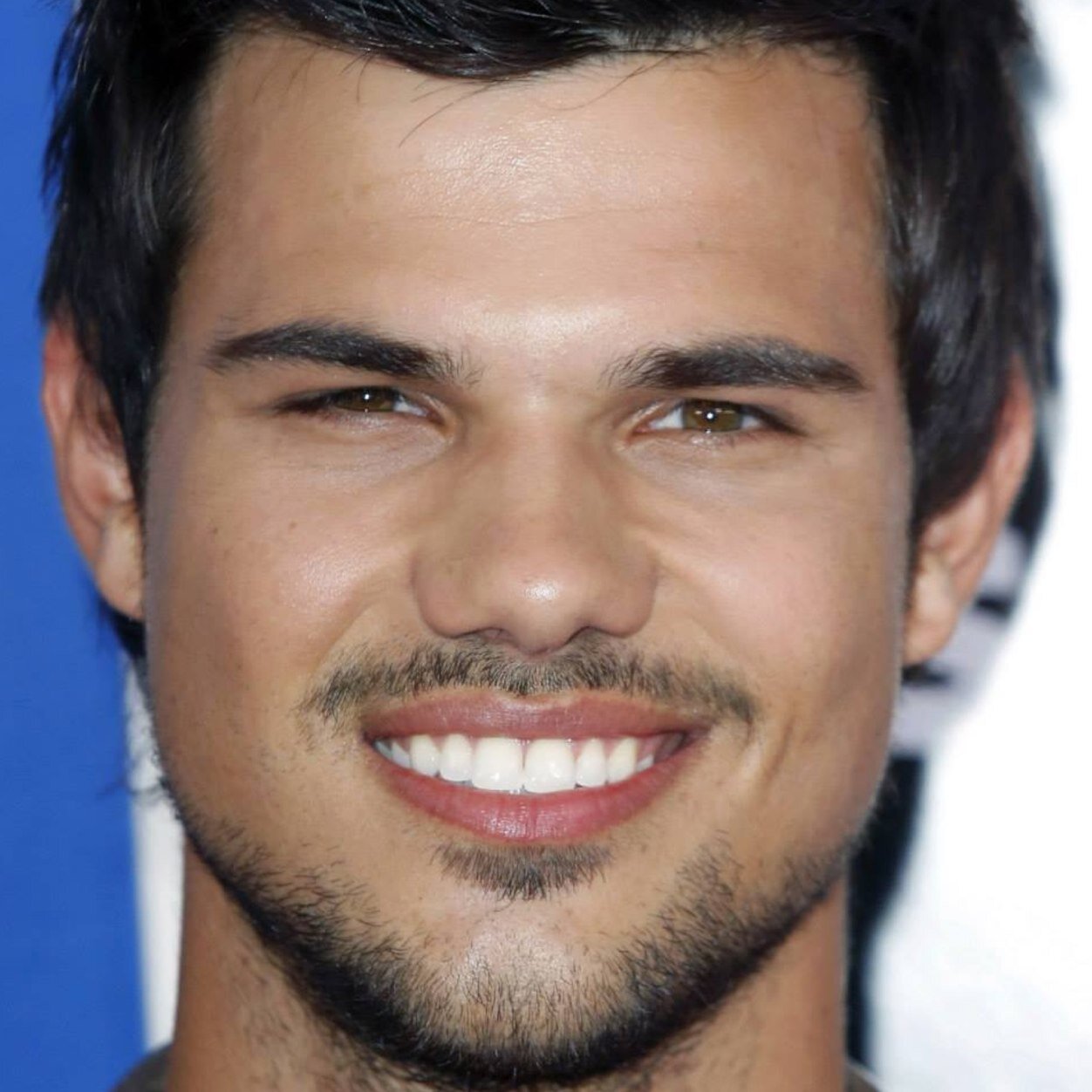 taylor-lautner-2015