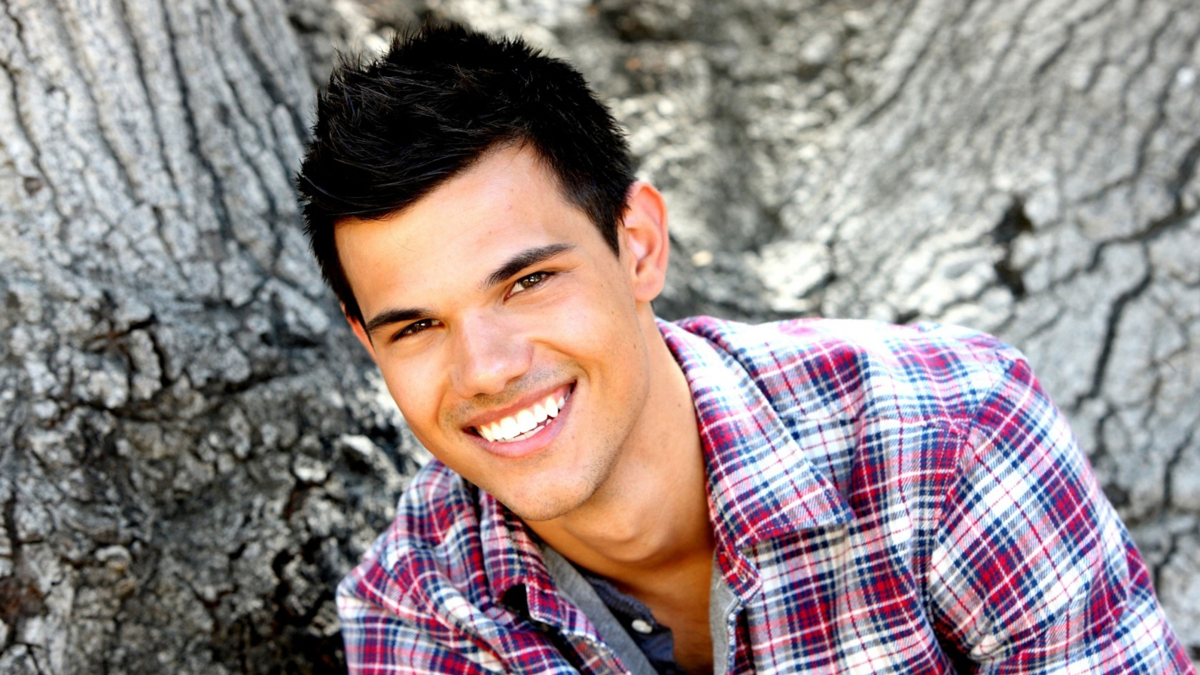 taylor-lautner-wallpaper