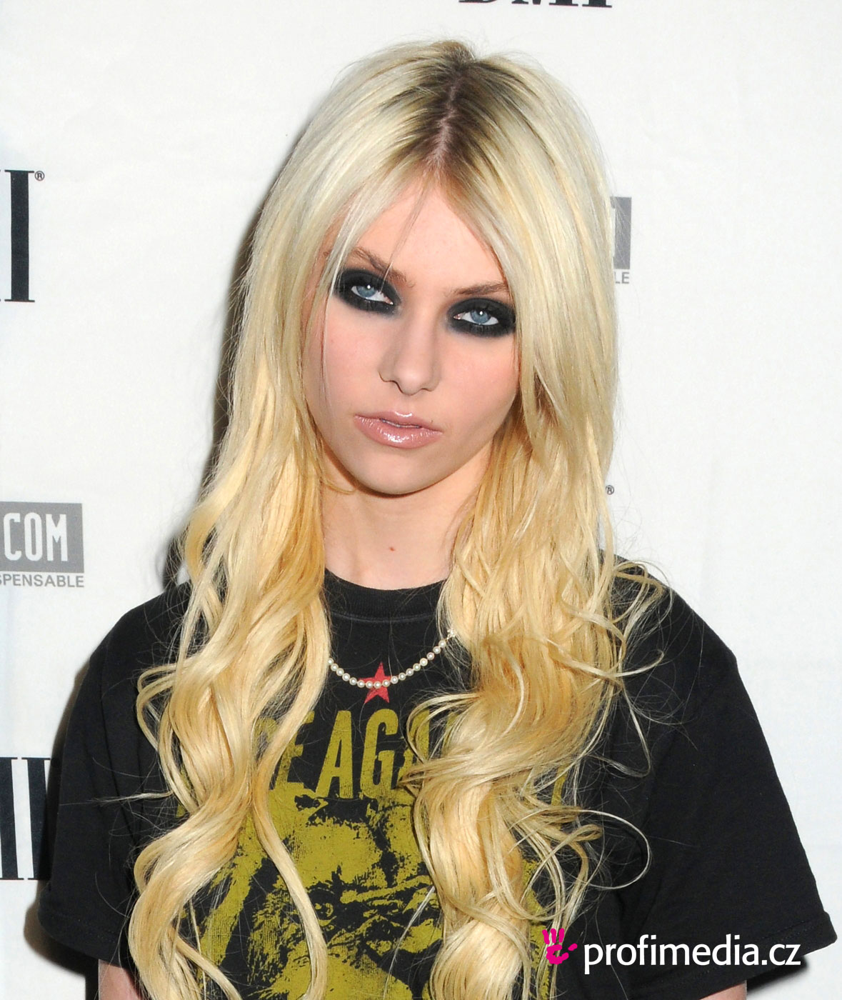 taylor-momsen-family