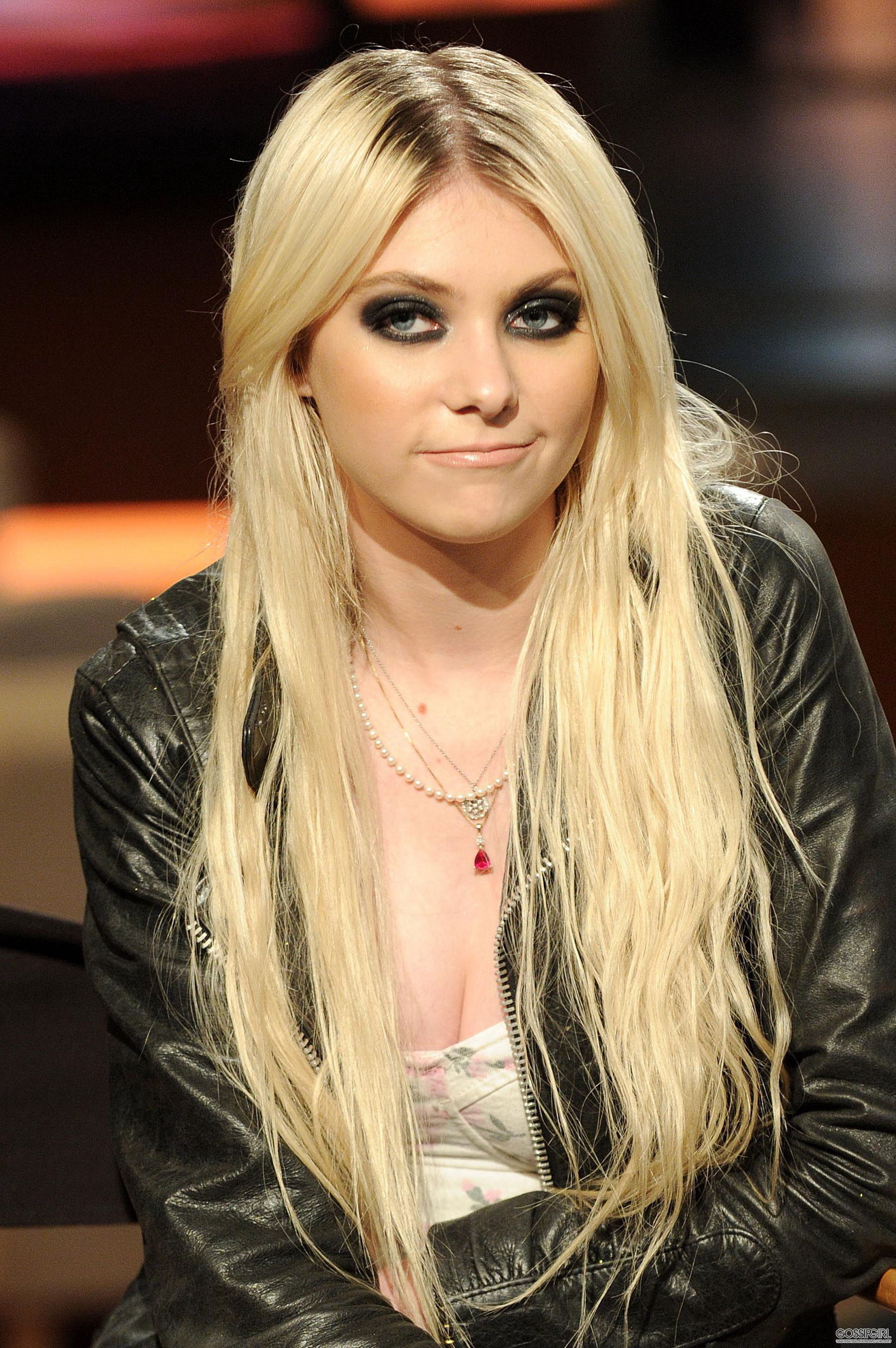 taylor-momsen-photos