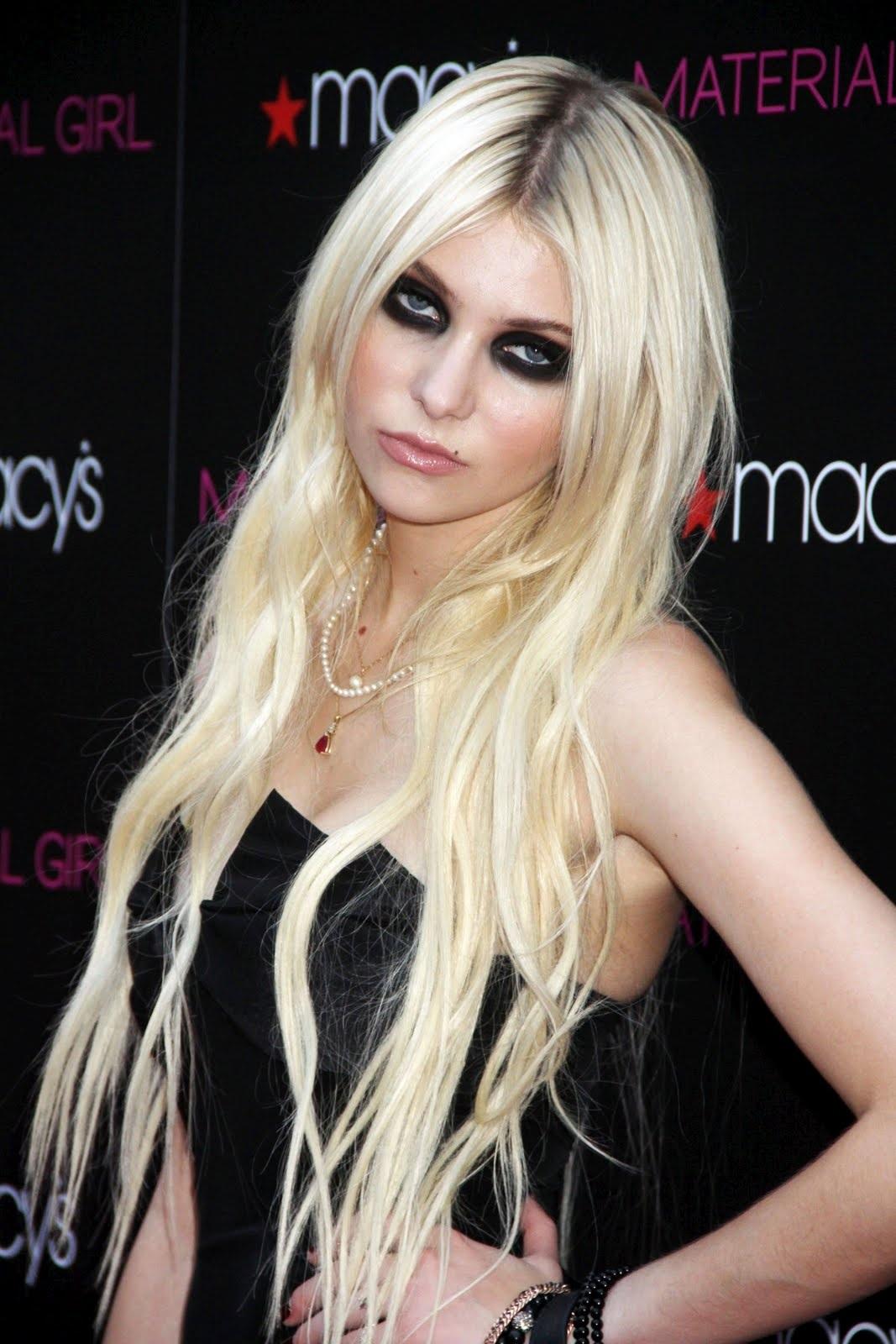 taylor-momsen-wedding