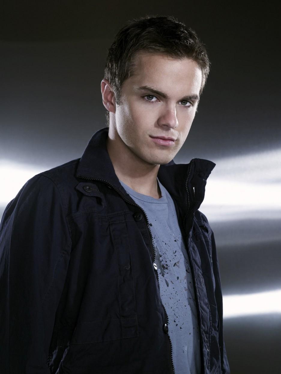 thomas-dekker-actor-images