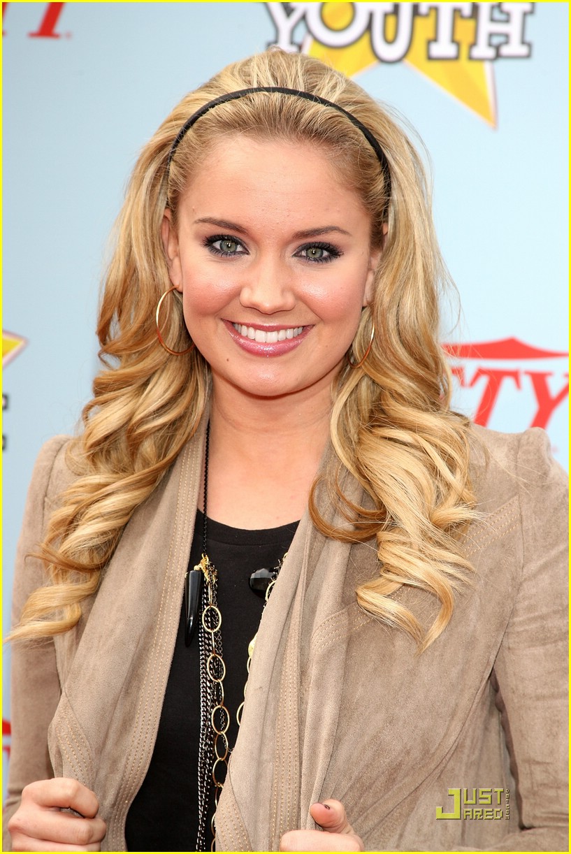 tiffany-thornton-pictures