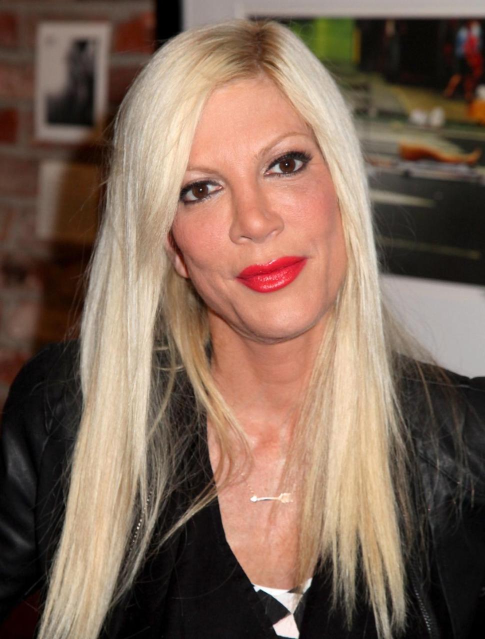 tori-spelling-wallpapers