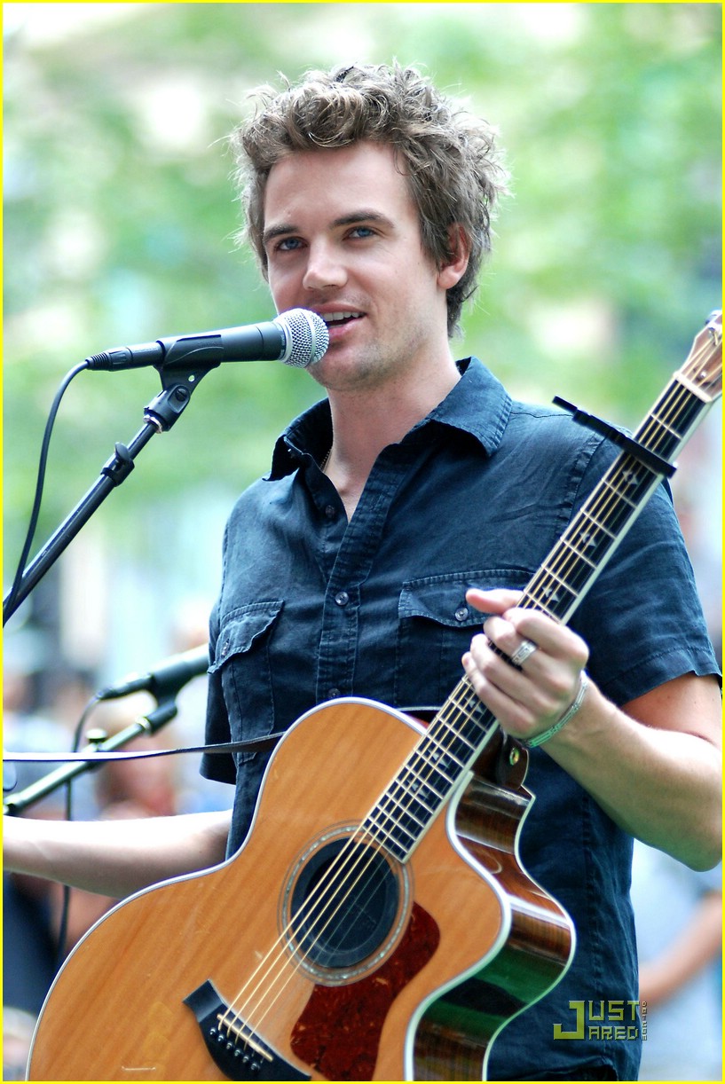 tyler-hilton-tattoos