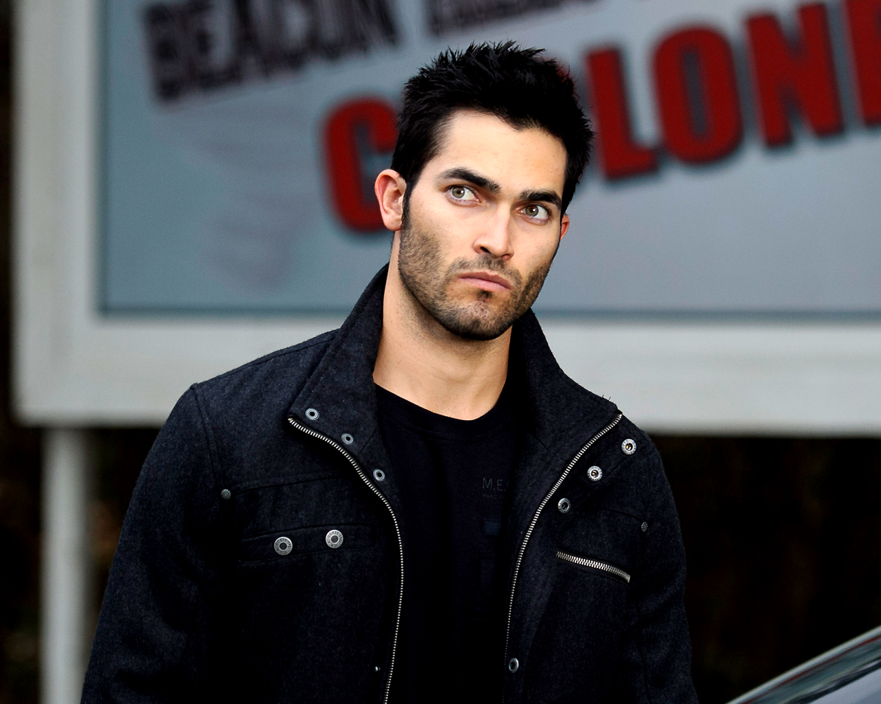 tyler-hoechlin-wallpaper