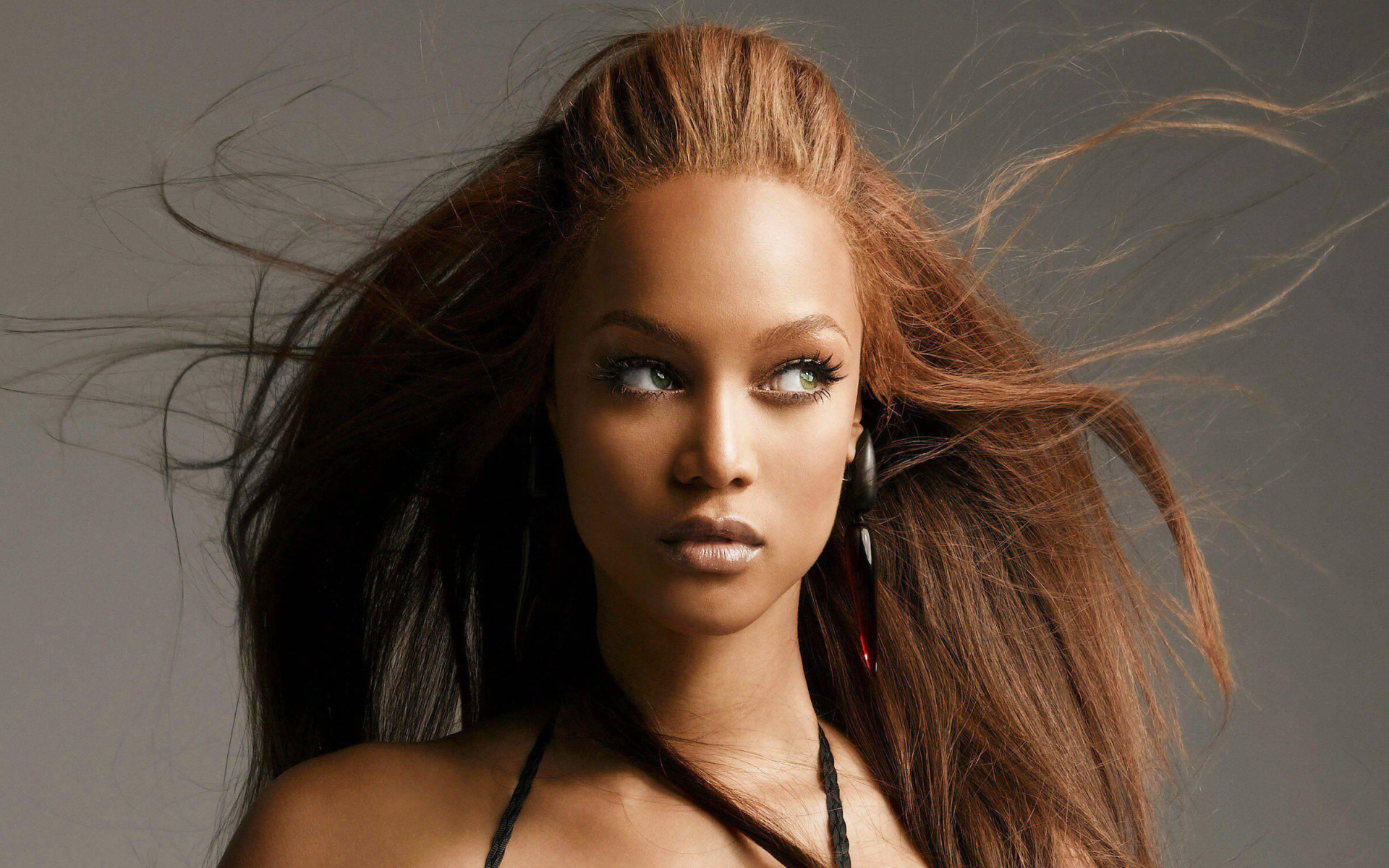 tyra-banks-hd-wallpaper