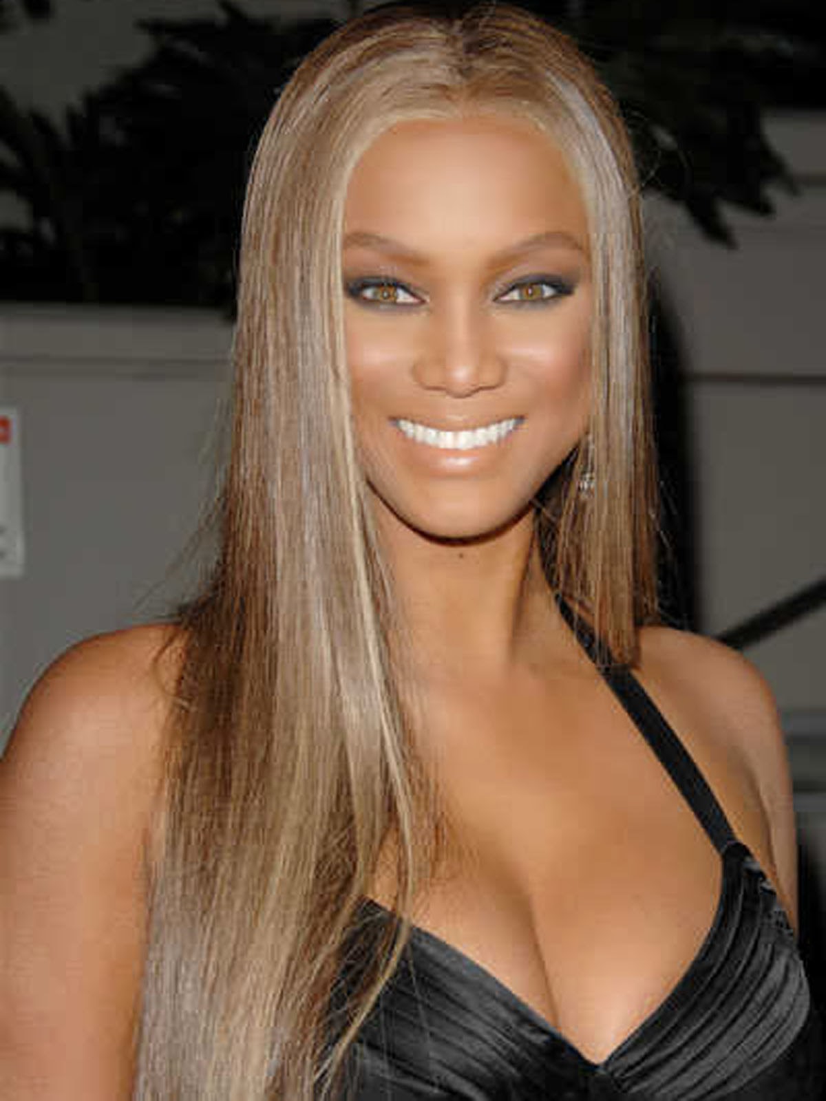 tyra-banks-wallpaper