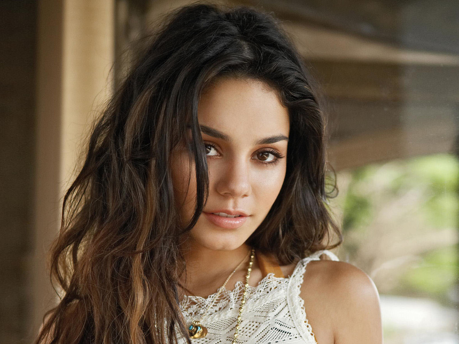 vanessa-hudgens-2016