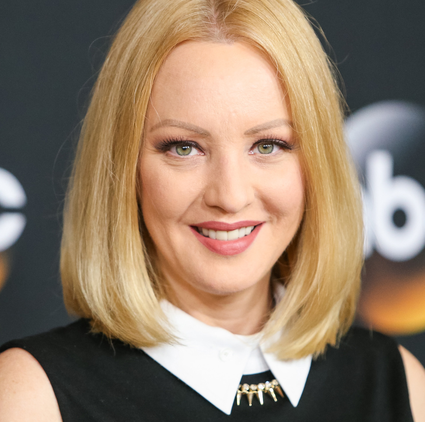 wendi-mclendon-covey-wallpaper