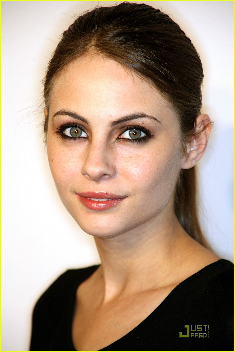 willa-holland-hd-wallpaper