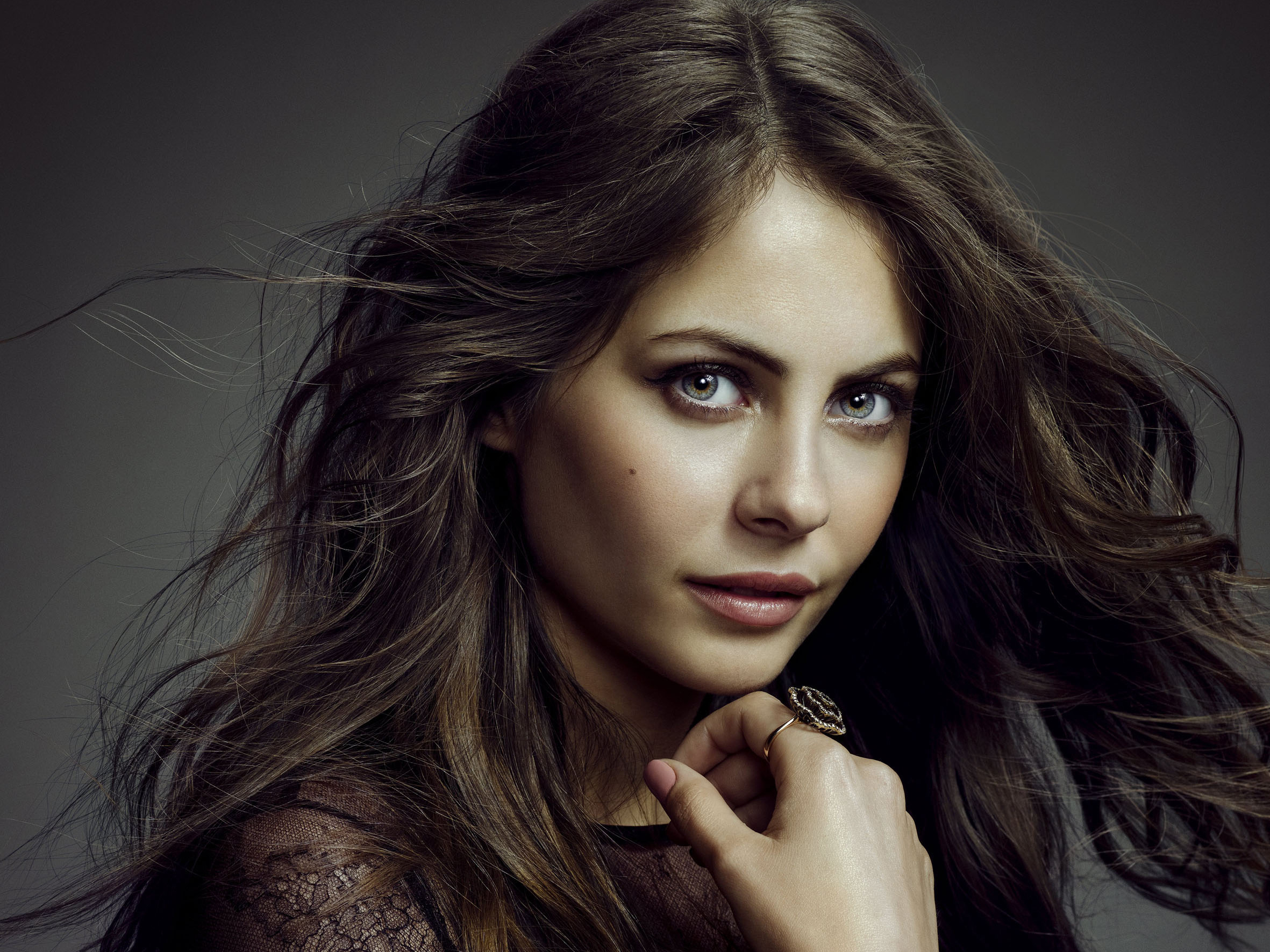 willa-holland-young