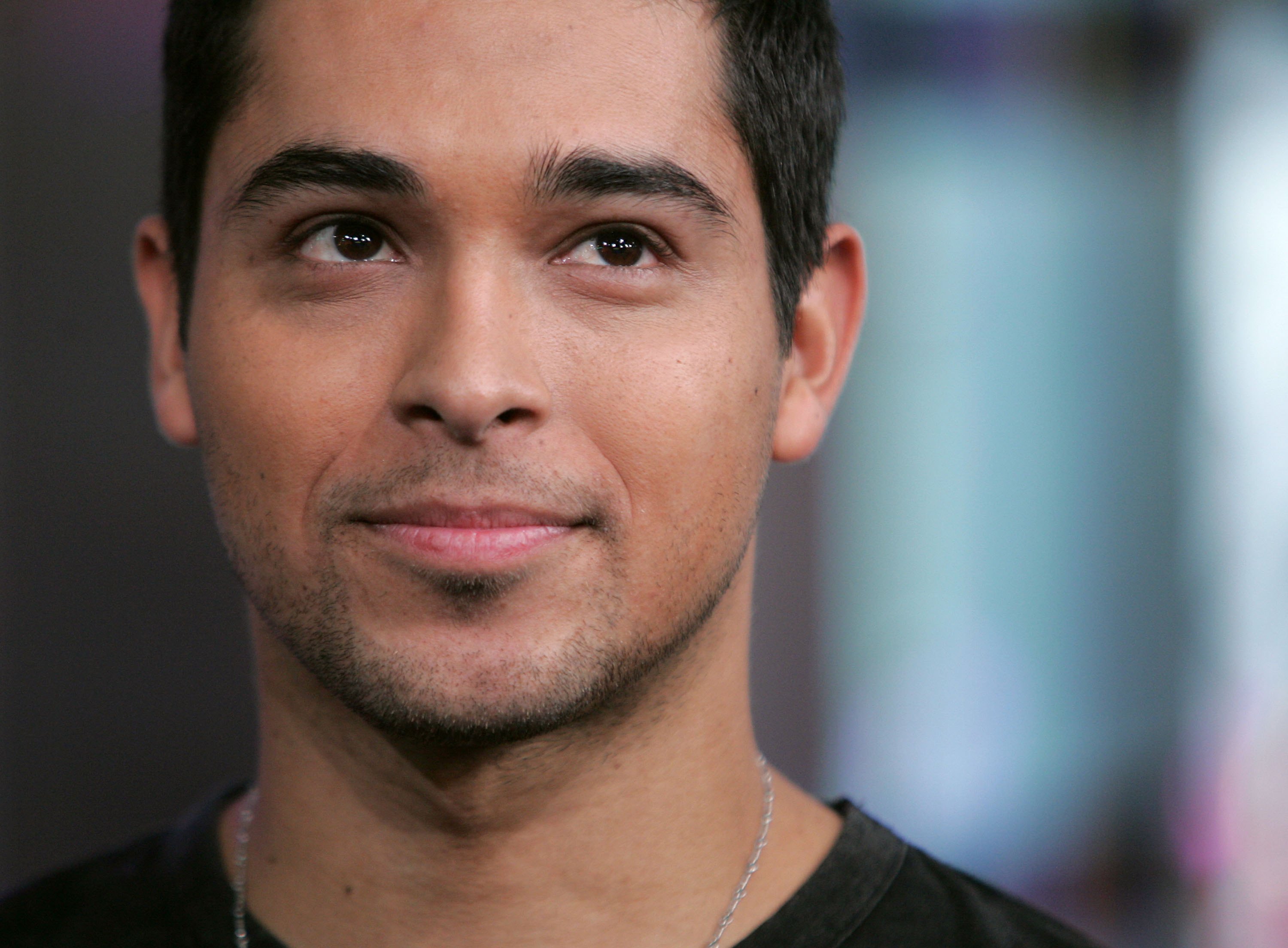 wilmer-valderrama-hd-wallpaper