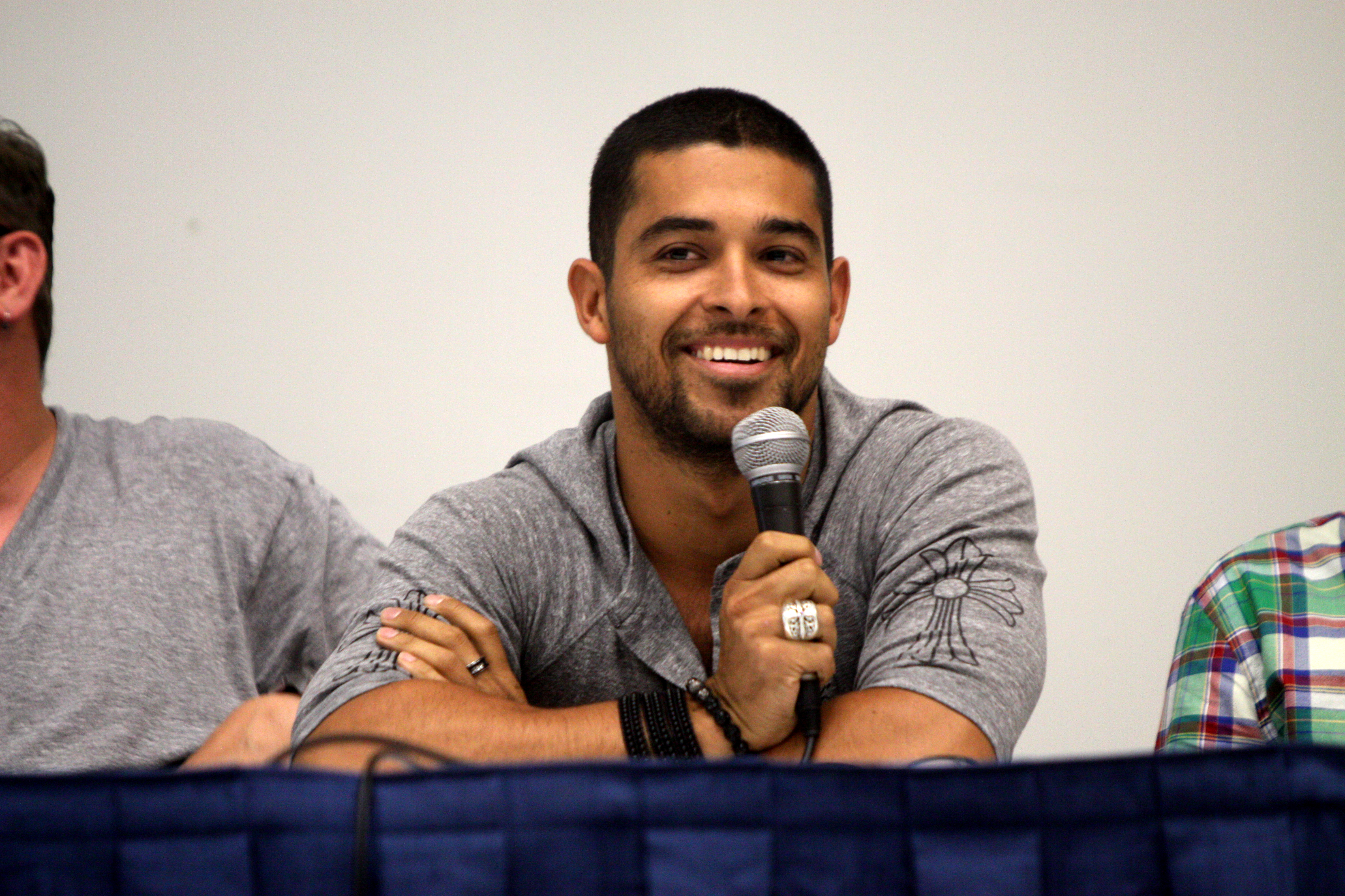 wilmer-valderrama-wallpaper