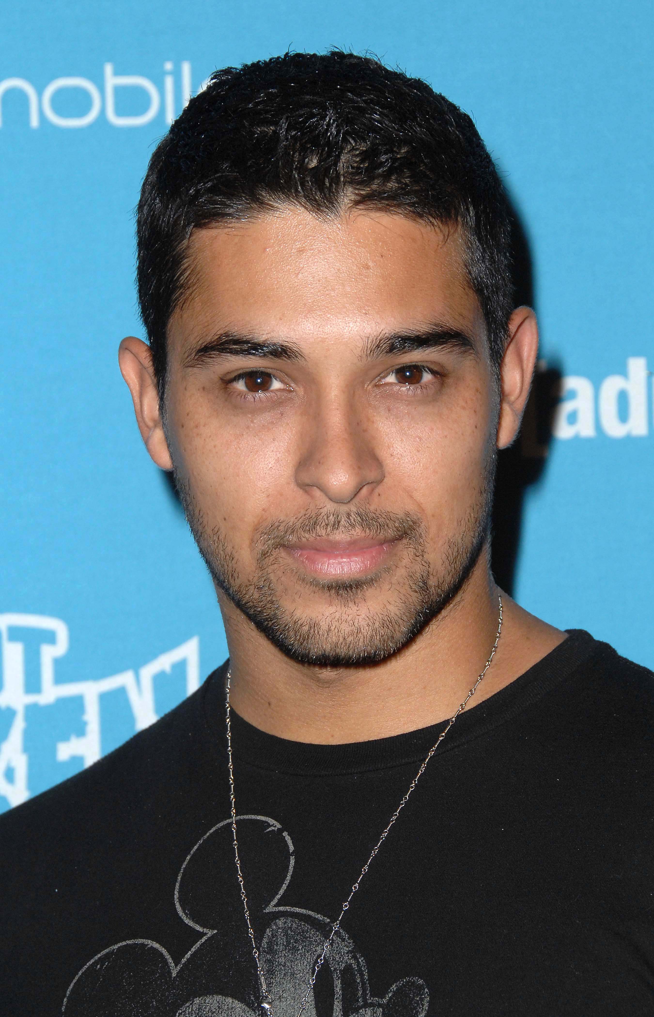 wilmer-valderrama-wallpapers