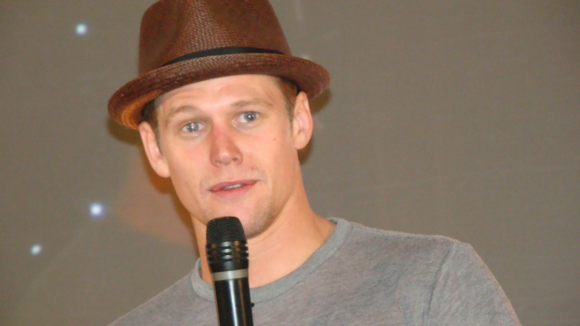 pictures-of-zach-roerig