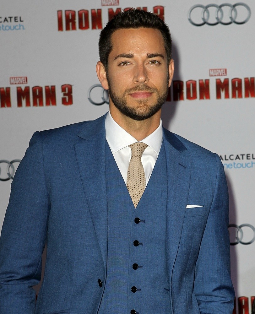 photos-of-zachary-levi