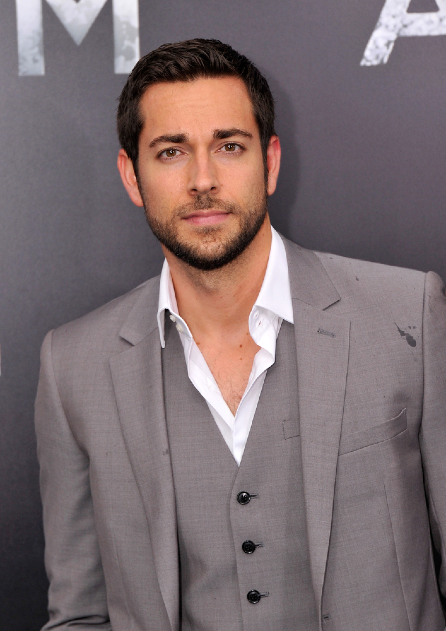 zachary-levi-2016