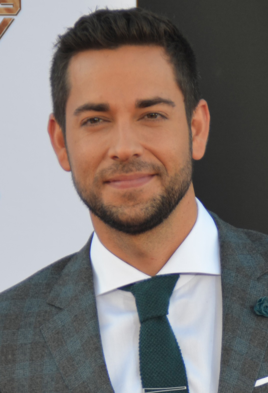 zachary-levi-pictures
