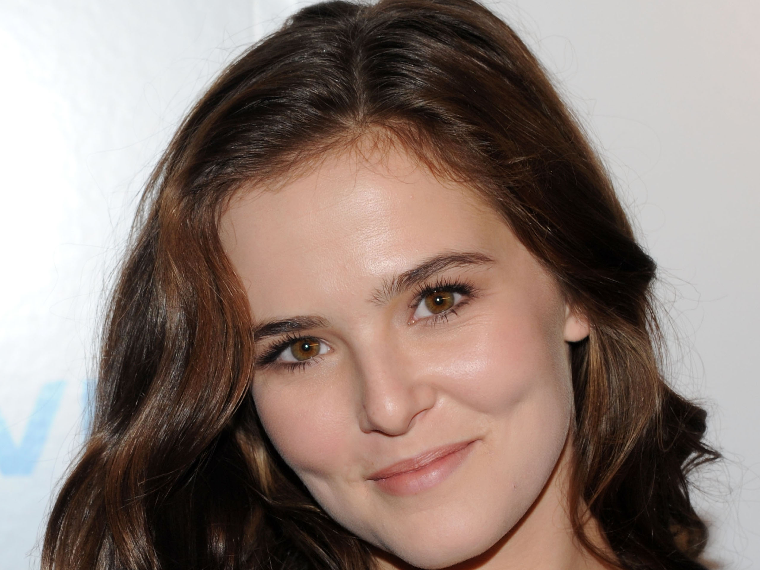 zoey-deutch-party