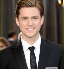 Aaron Tveit's picture