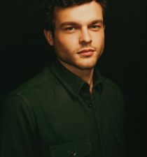 Alden Ehrenreich's picture