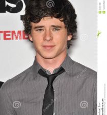 Charlie McDermott's picture