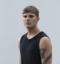 Chris Zylka's picture