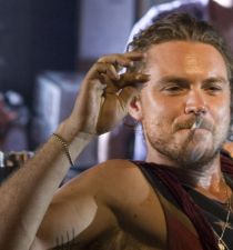 Clayne Crawford's picture