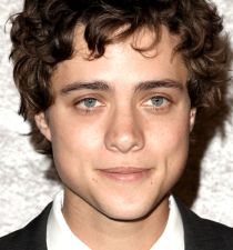 Douglas Smith (actor)'s picture