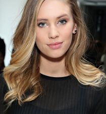 Dylan Penn's picture