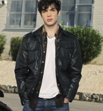 Ethan Peck's picture